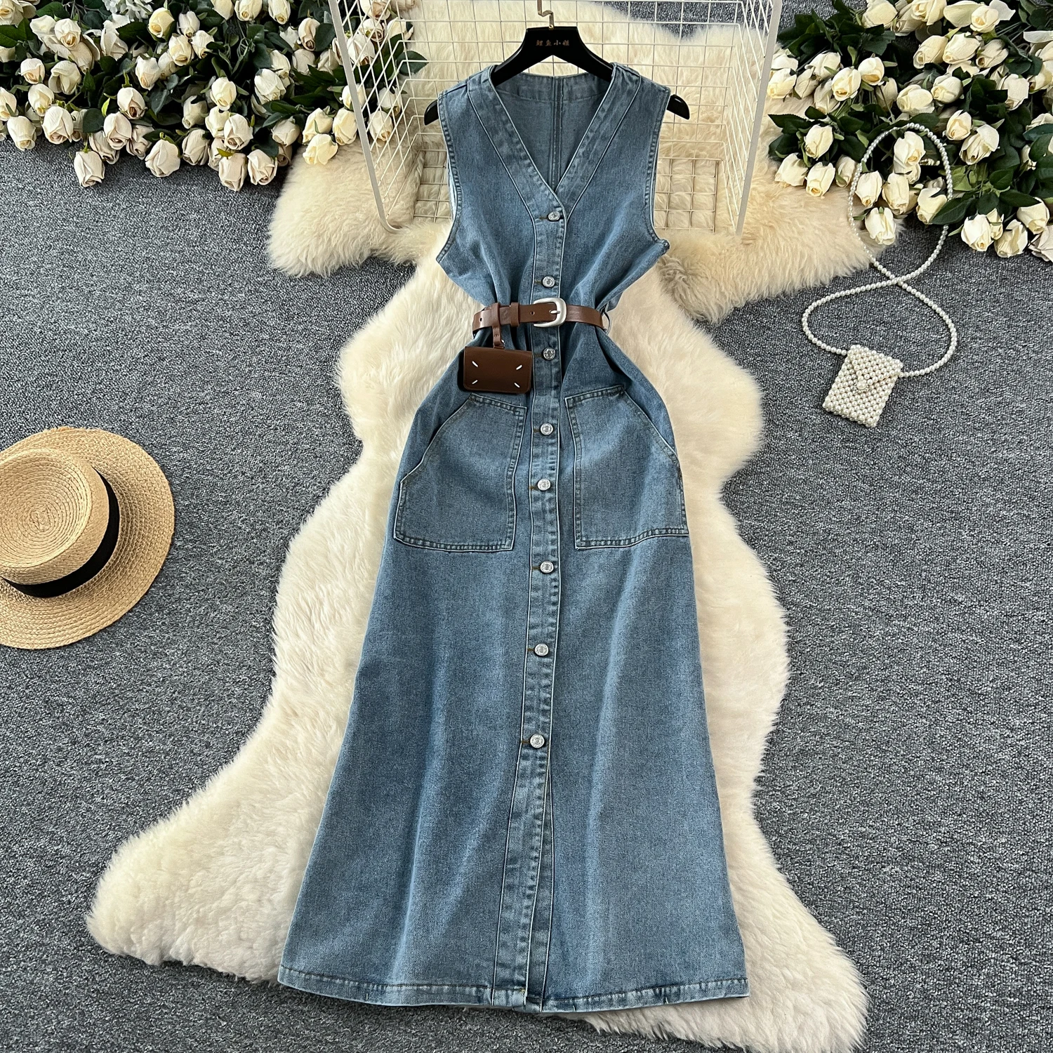 

Vintage V-Neck Sleeveless Denim Long Dresses for Women Fashion Single Breasted Slim A-Line Lady Jean Dress with Belt