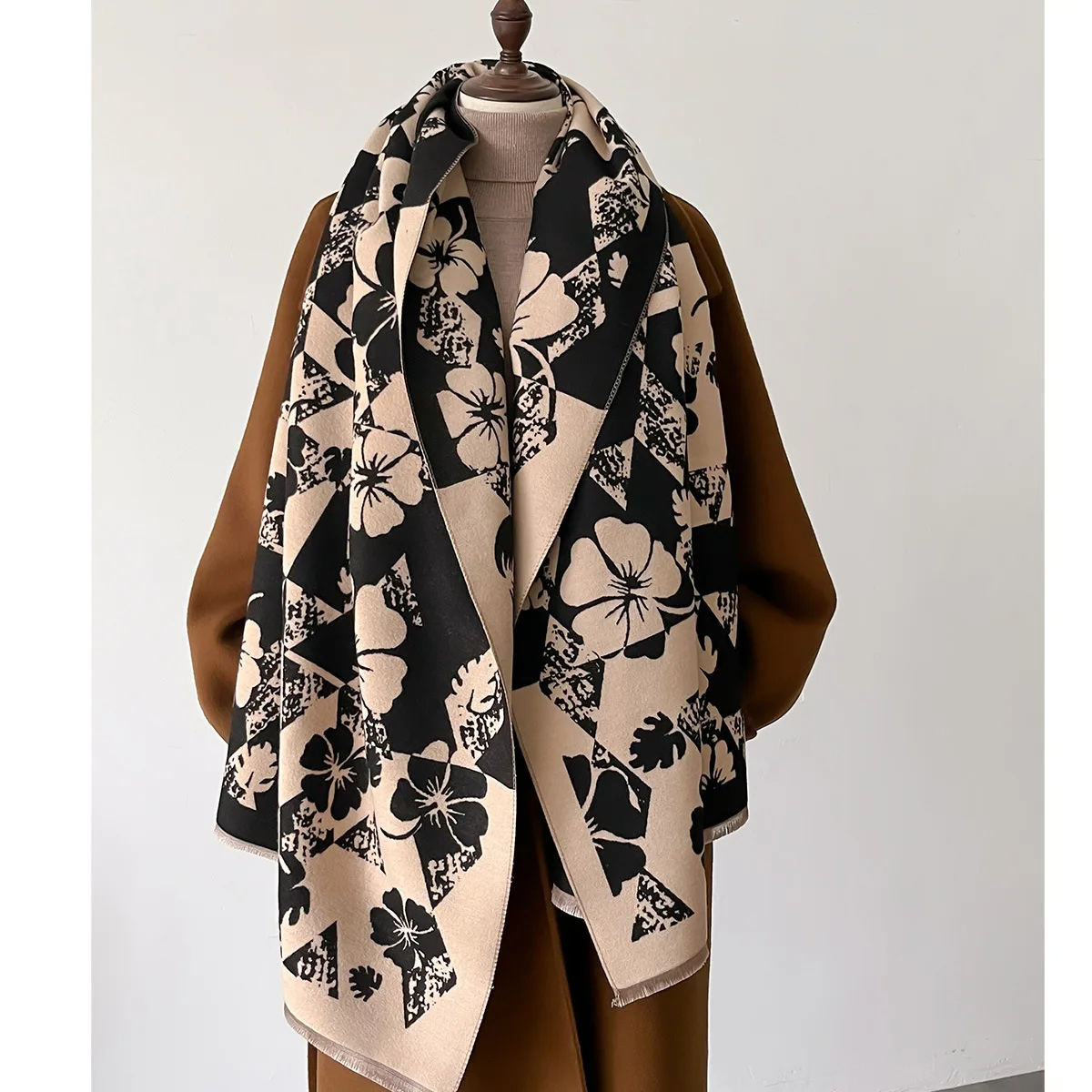 2024 New Floral Print Autumn Winter Cashmere Scarf Women Outdoor Warm Large Thick Wraps Shawls Lady Pashmina Bufanda Travel