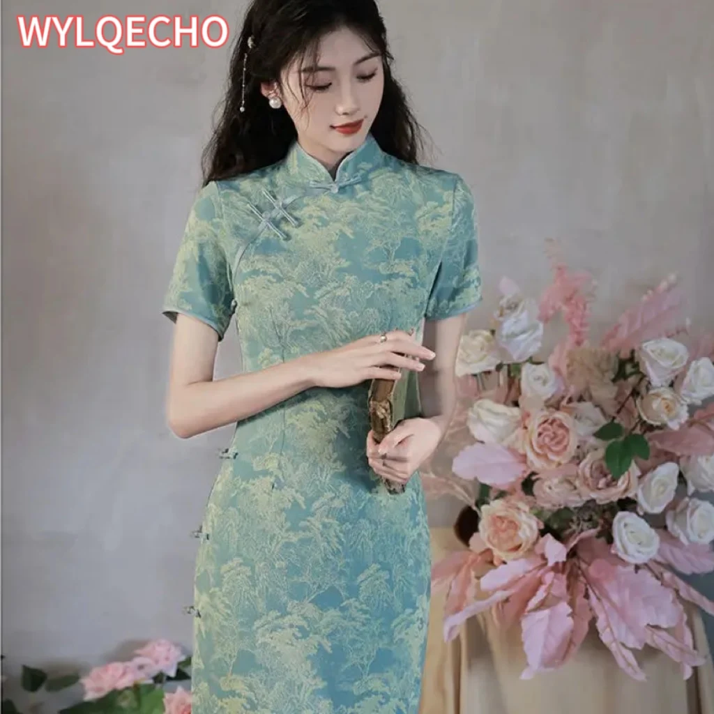 

Traditional Green Qipao Modern Romantic Elegant Printed Cheongsam Summer 204 Young Chinese Woman Dresses