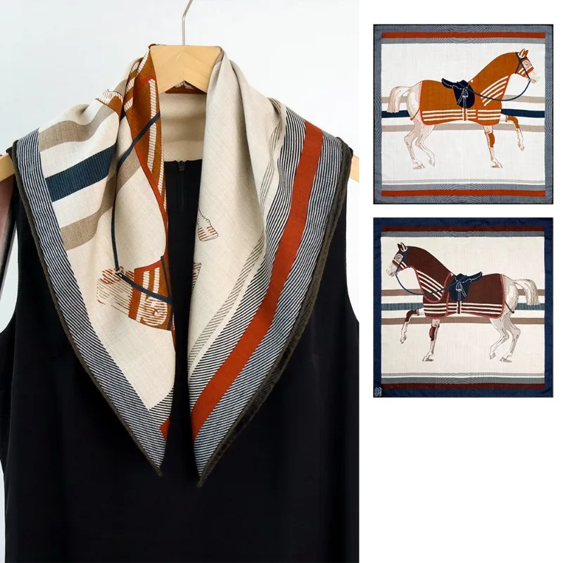 elegante-panuelo-cuadrado-de-lana-y-seda-de-diseno-frances-con-un-estampado-de-rayas-que-imita-la-piel-de-caballo-de-doble-cara-ideal-para-llevar-al-cuello-y-como-bandana-perfecto-para-el-uso-diario