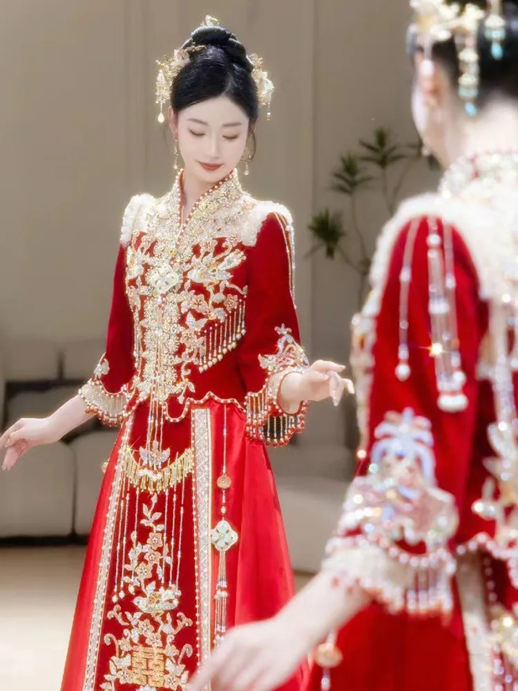 New Chinese-style red velvet wedding dress luxurious bridal gown dragon and Phoenix
