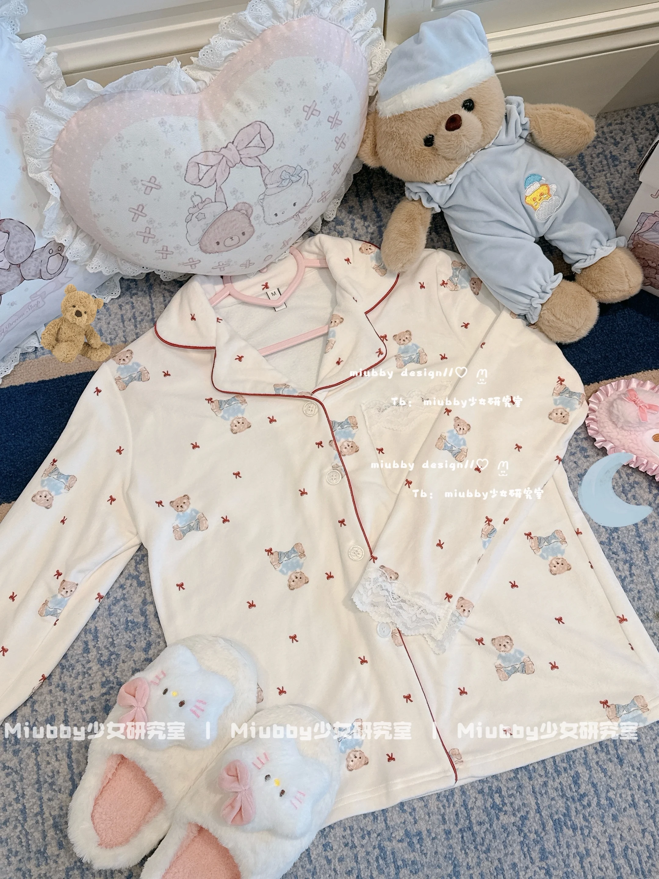 Autumn and Winter Cartoon Cute Printed Velvet Long-sleeved Pajamas Lace Lapel Sweet Girl Comfortable Soft Outdoor Loungewear Set