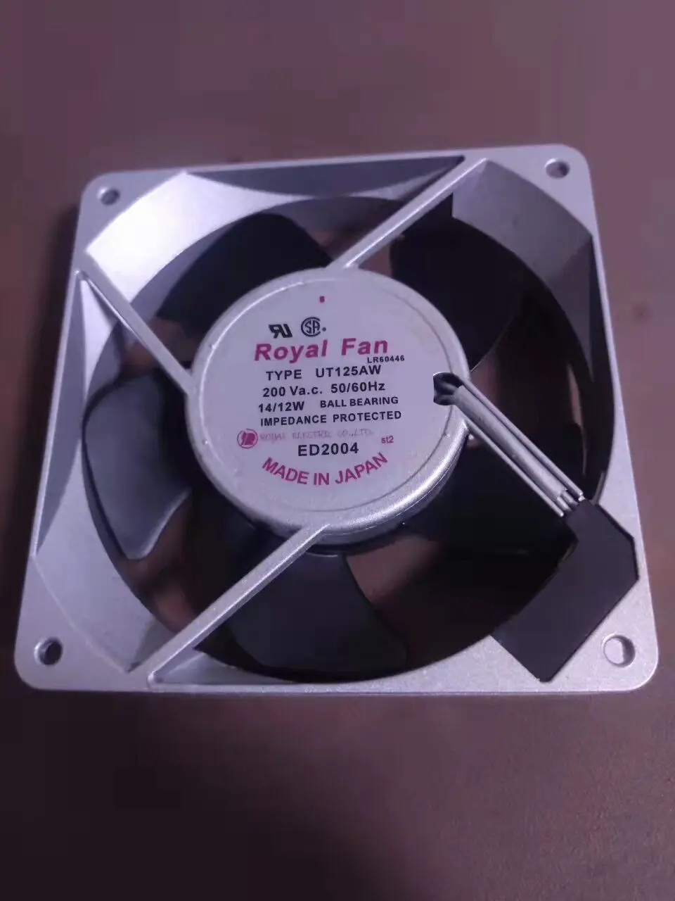 1 PCS   ROYAL  Fan  TYPE UT125AW  200V AC 14/12W  120*120*25mm Aluminum frame