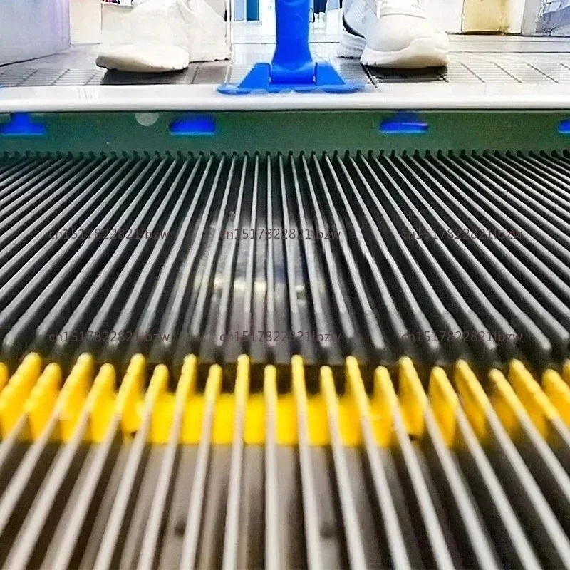 Escalator cleaning brushcleaning artifact Track escalator gap groove cleaning brush