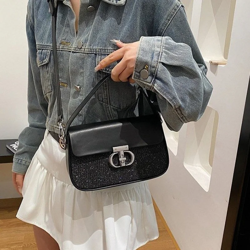 

High-End Women Luxury Tote Bag With Minimalist Charm And Popular Elegant Details Suitable For Urban Ladies​