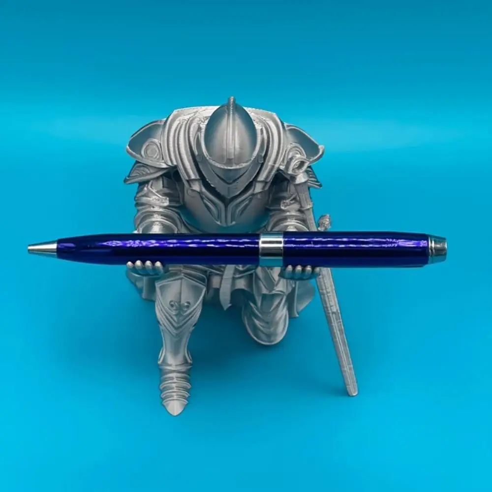 

Funny Kneeling Knight Pen Holder Creative Multi-functional 3D Printing Knight Ornaments Decorations Desktop Accessory