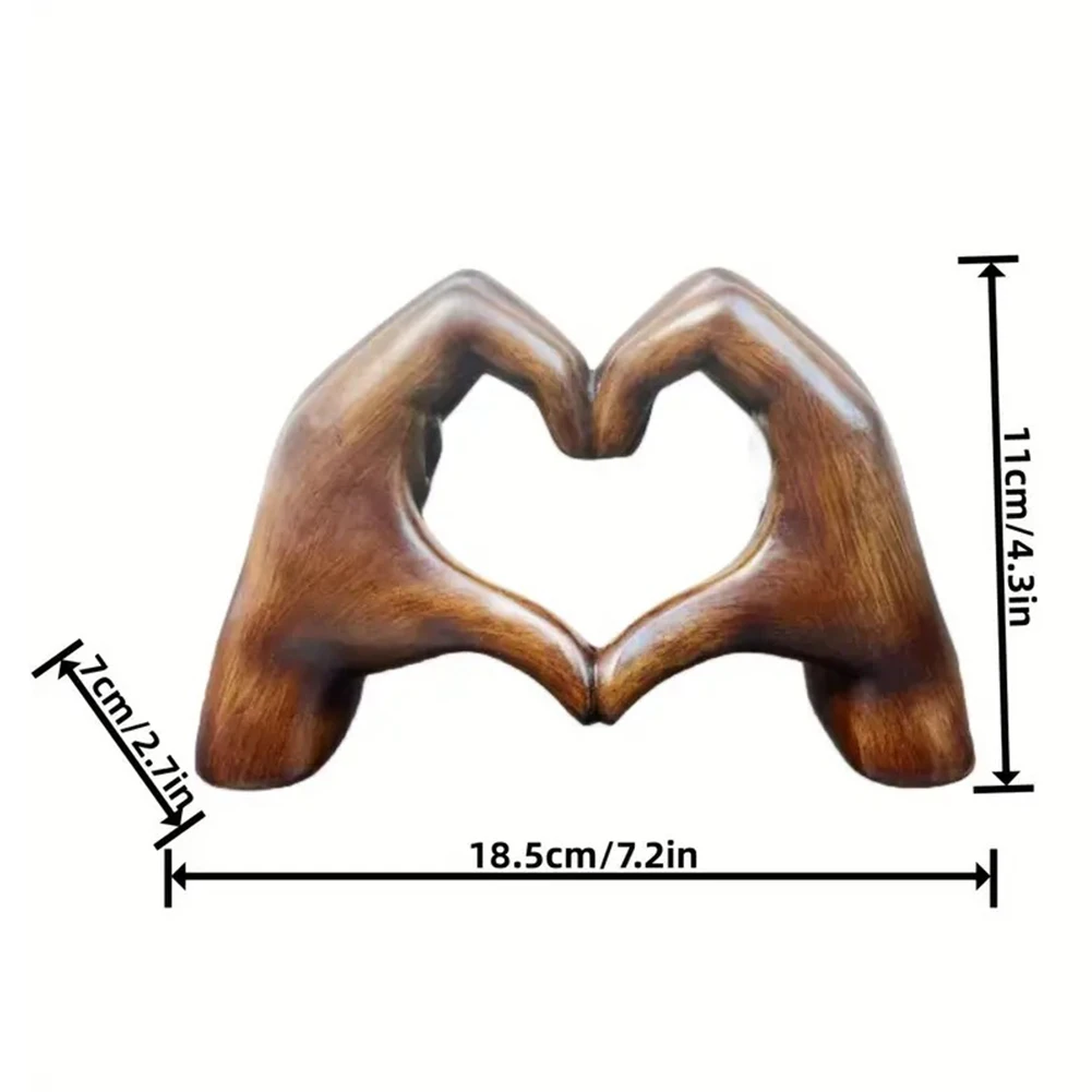 Faux Wood Grain Love Sign Sculpture Resin Hand Ornament Charming Wooden Heart Shape Gesture Statue for Home Office Decoration