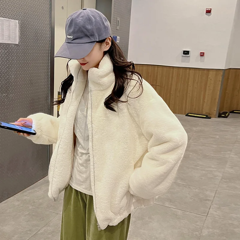 معطف صوف خروف صديق للبيئة لعام 2025 للنساء لخريف وشتاء موضة جديدة أنيقة مبطنة بالصوف بلوزة سميكة وفضفاضة منفوشة