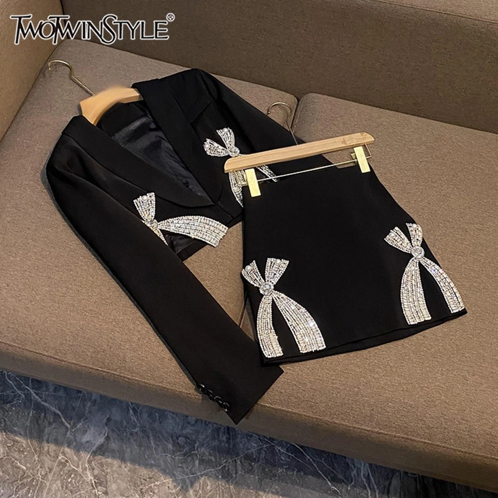 

TWOTWINSTYLE Роскошные элегантные комплекты из двух предметов для женщин: топ с длинными рукавами и отложным воротником, юбка с высокой талией, летний шикарный комплект, новинка VJA789581