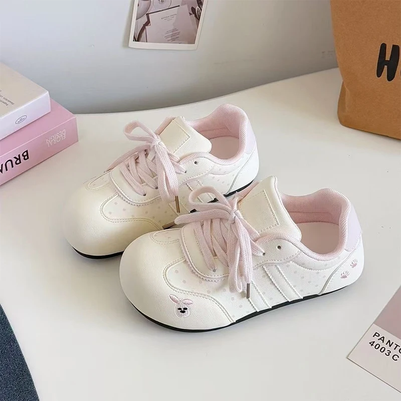 2026 Autumn New Retro Polka Dot Women White Shoes Cute Cartoon Style Student Versatile Sports Shoes Breathable Mesh Bread Shoes