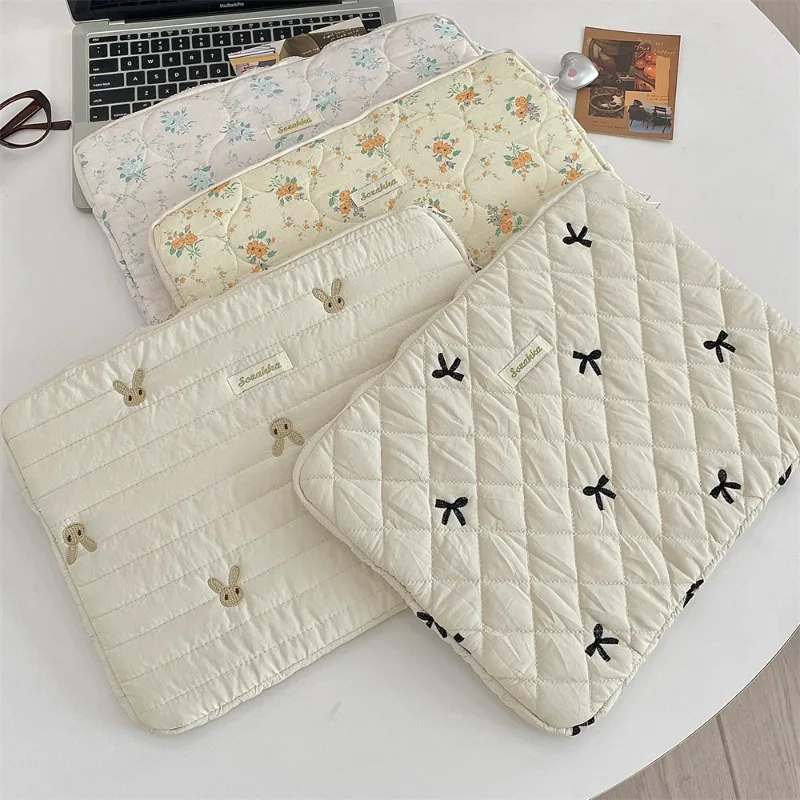 

Hello Kitty Tablet Storage Bag New Fashionable Versatile Diamond Grid Embroidery 15 Inch Notebook Storage Accessories Wholesale