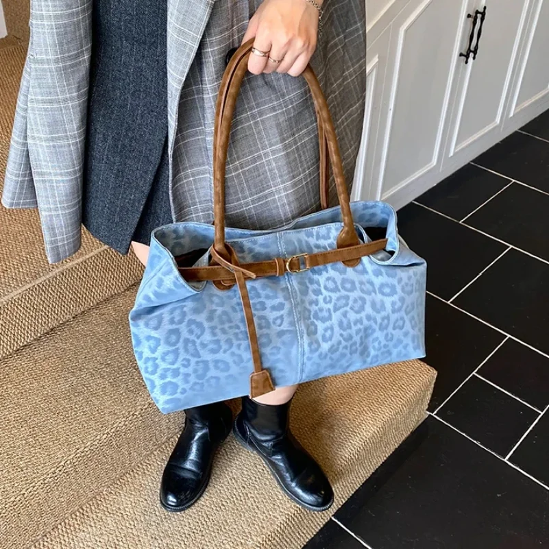 Leopardenmuster-Nähgarn-Hasp-S – Luxury Bags In Sale Bewertung und Preis