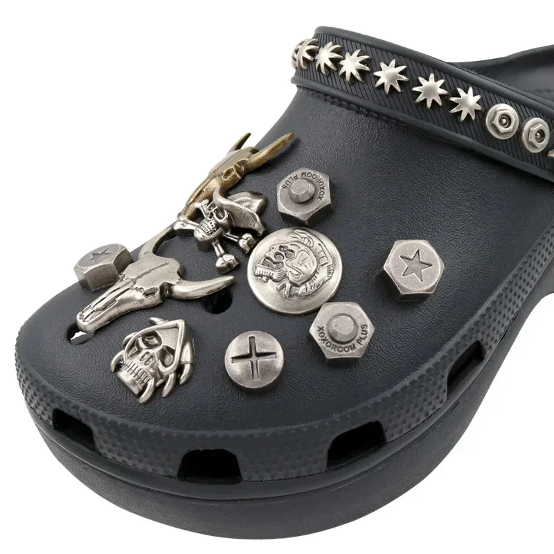 1pcs Shoes Decorations Halloween Pines Shoe Accessories Charms Metal Silvery Detachable Sandals Rivet Punk Style Pines Pins W-3