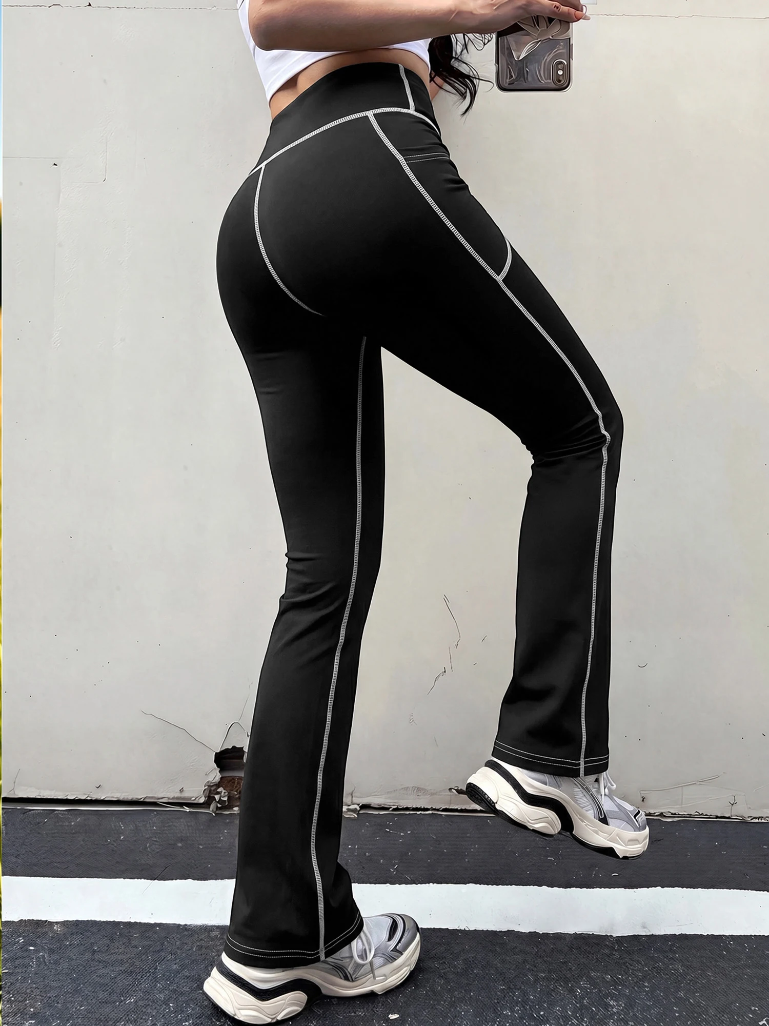 Stylish White Outline Stitch Flare Casual Pants High Waist Slim Stretch Bootcut Side Phone Pocket Dating Pants