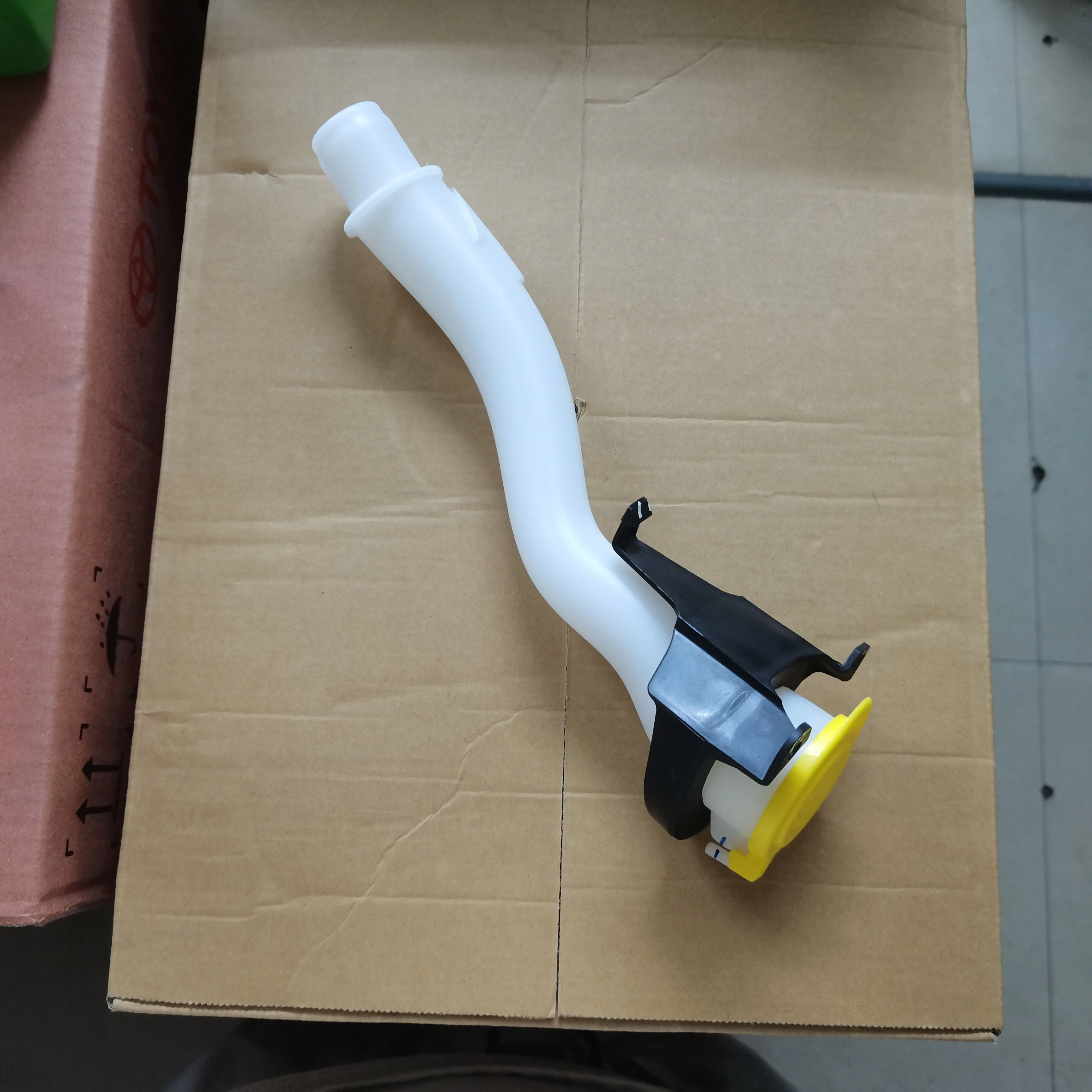 

For Ford Kuga EcoSport Windshield Washer Fluid Reservoir Cap