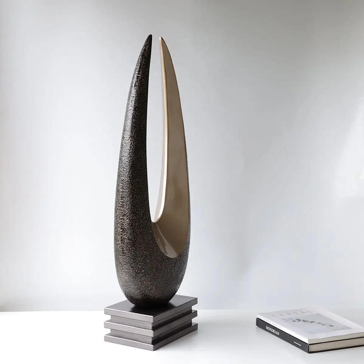 Modern Abstract Large Eco-Friendly Porch Decorations Soft-Fitting Resin End View Platform Sculpture for Home Hotel Sales