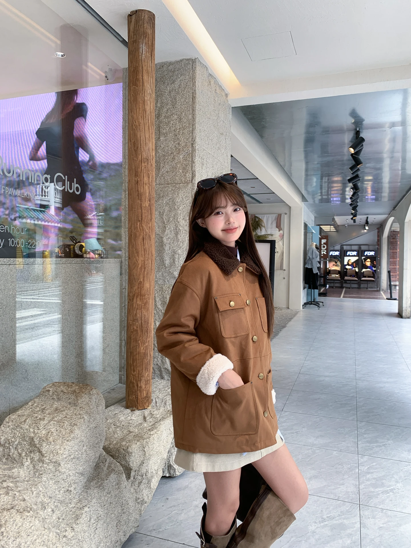 

Warm Fce Lined Lamb Fur Collar Women's Coat Korean Sle Retro Suede Inteated Coat Stand Collar Long Sve Mid-Length