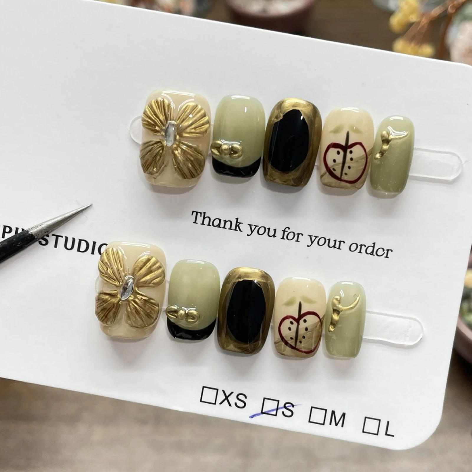 Faux ongles carrés courts avec fleur dorée 3D, à pression, faits à la main, pour femmes, fête de mariage, DIY, 10 pièces