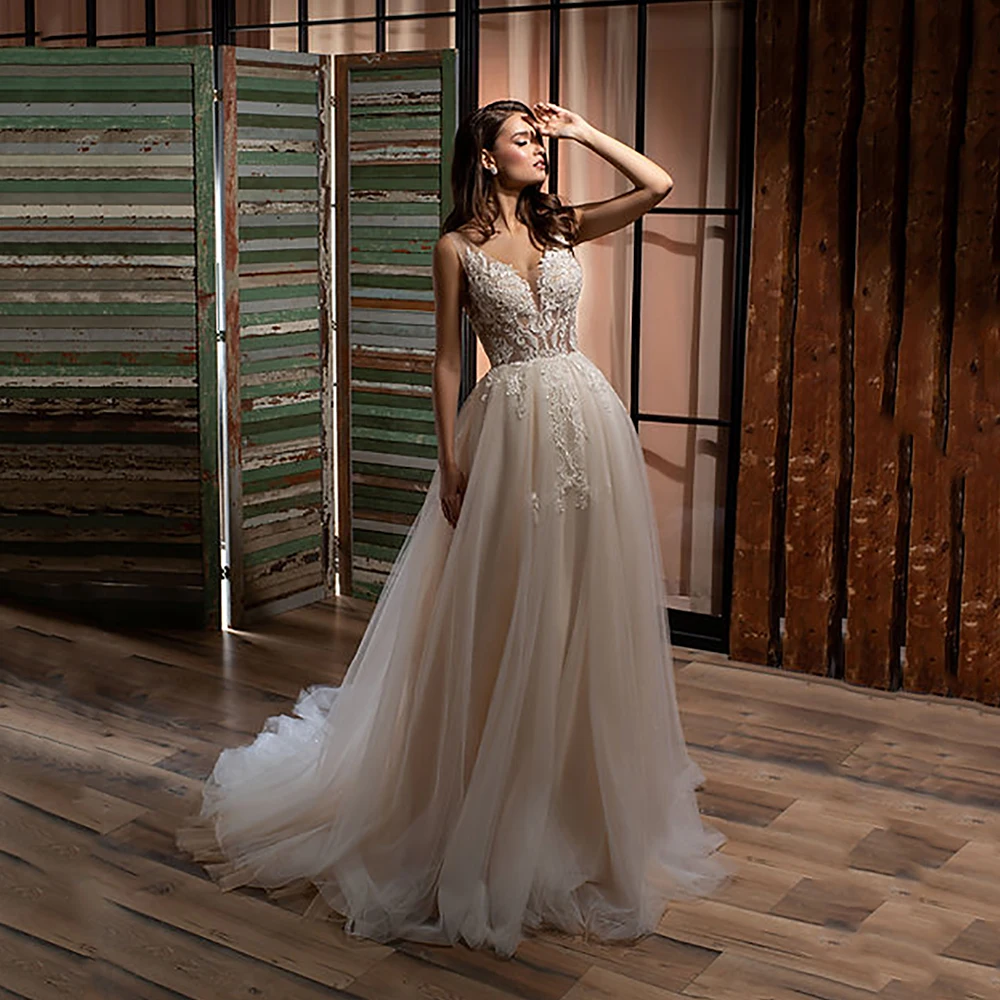 

2025 Wedding Dresses Luxury Lace Applique Illusion V Neck A-Line Brides Gown Tulle Backless Princess Bridal Dresses Customized