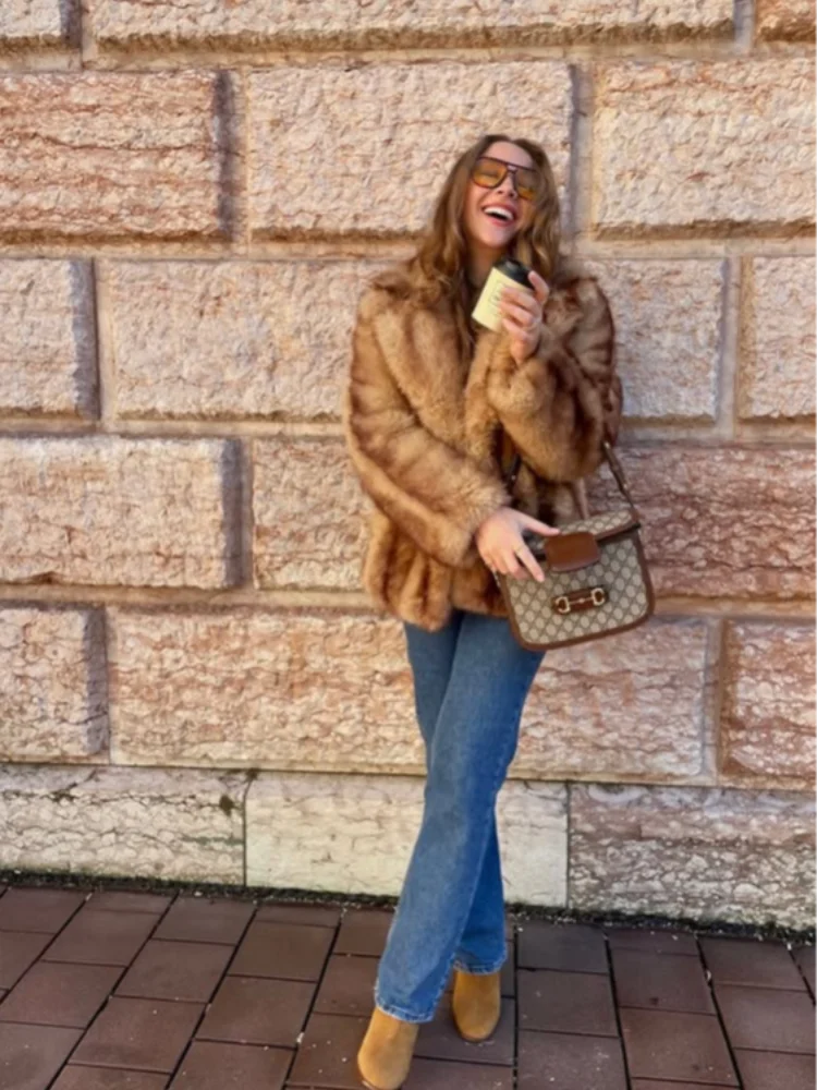 بلوفر نسائي سادة من الفرو الصناعي برقبة دائرية وأكمام طويلة ملابس خارجية للسيدات 2024 سترة نسائية أنيقة غير رسمية للخريف والشتاء دافئة وسميكة وفضفاضة