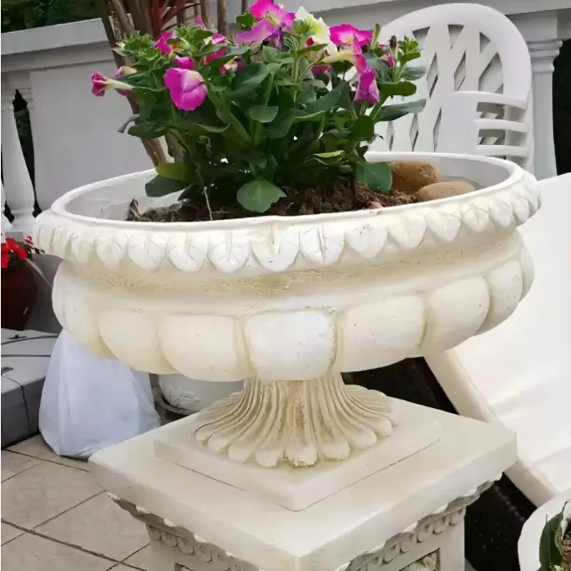 European-style flower pot high-quality decorative flower pot, suitable for outdoor landscape decoration in garden villacourtyard