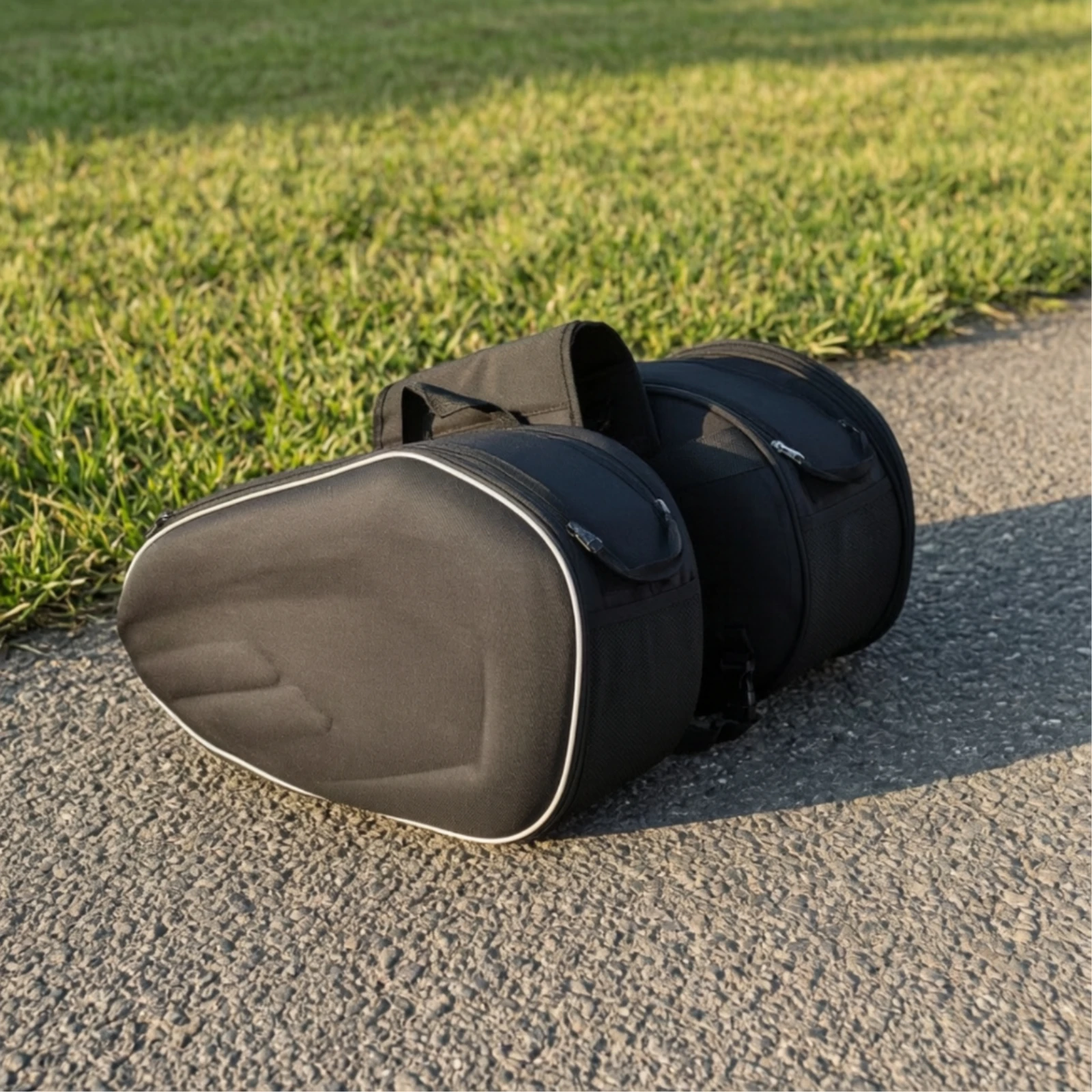 2 Pieces Expandable Motorcycle Saddlebag Spacious Motorcycle Saddlebag with Reflective Piping Luggage Bag Adjustable