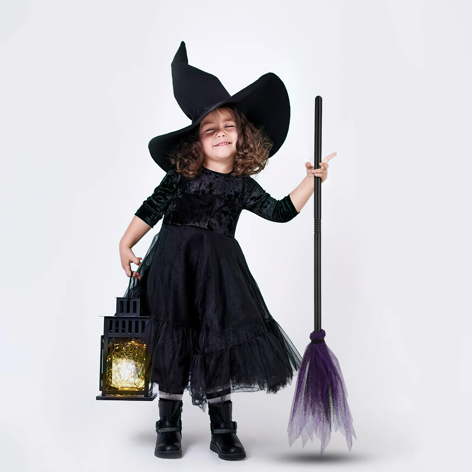 

2Pcs Halloween Witch Broom Plastic Lightweight Broomstick Cosplay Props Party Supplies School Performances Halloween