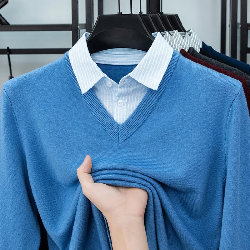 ​ ​ เสื้อสเวตเตอร์คอปกถักสำหรับผู้ชาย - สีฟ้าอ่อน (6 สี) ดีไซน์สองชั้นแบบหลอกตา สไตล์ลำลองสำหรับธุรกิจ ​   ยืดหยุ่น สวมใส่สบาย