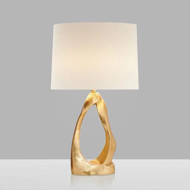 

American art desk lamp bedroom bedside table lamp modern simple light luxury creative golden bedside lamp warm