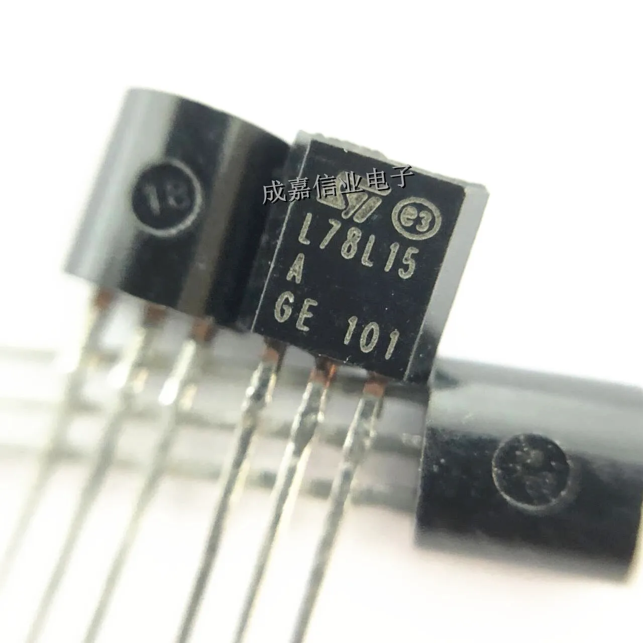 10pcs/Lot L78L15ACZ TO-92-3 L78L15A Linear Voltage Regulators 15V 0.1A Positive Operating Temperature:0 C-+ 150 C