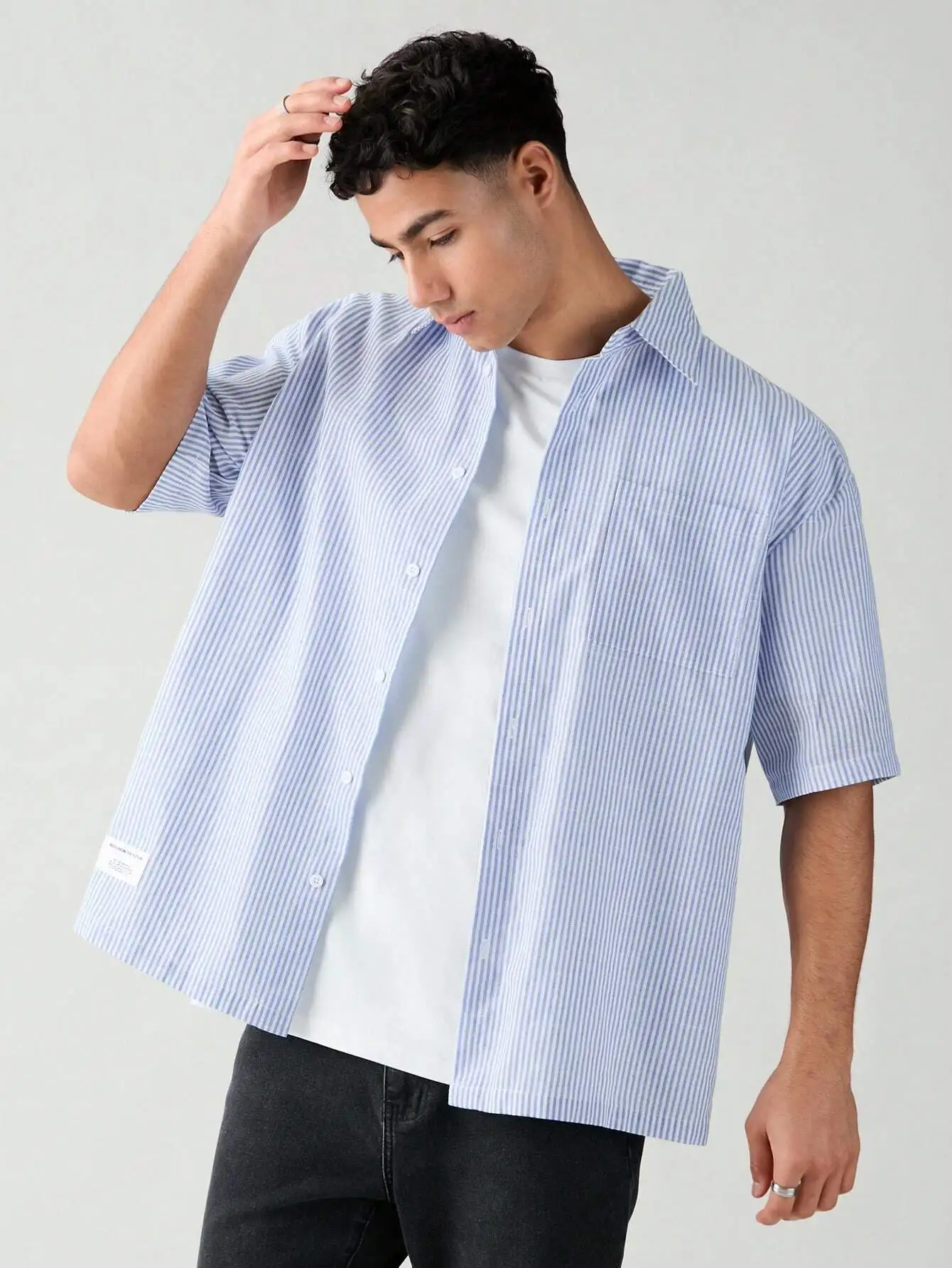 

Men's Short Sleeve Striped Button-Down Shirt with Chest Pocket, Casual Summer Wear