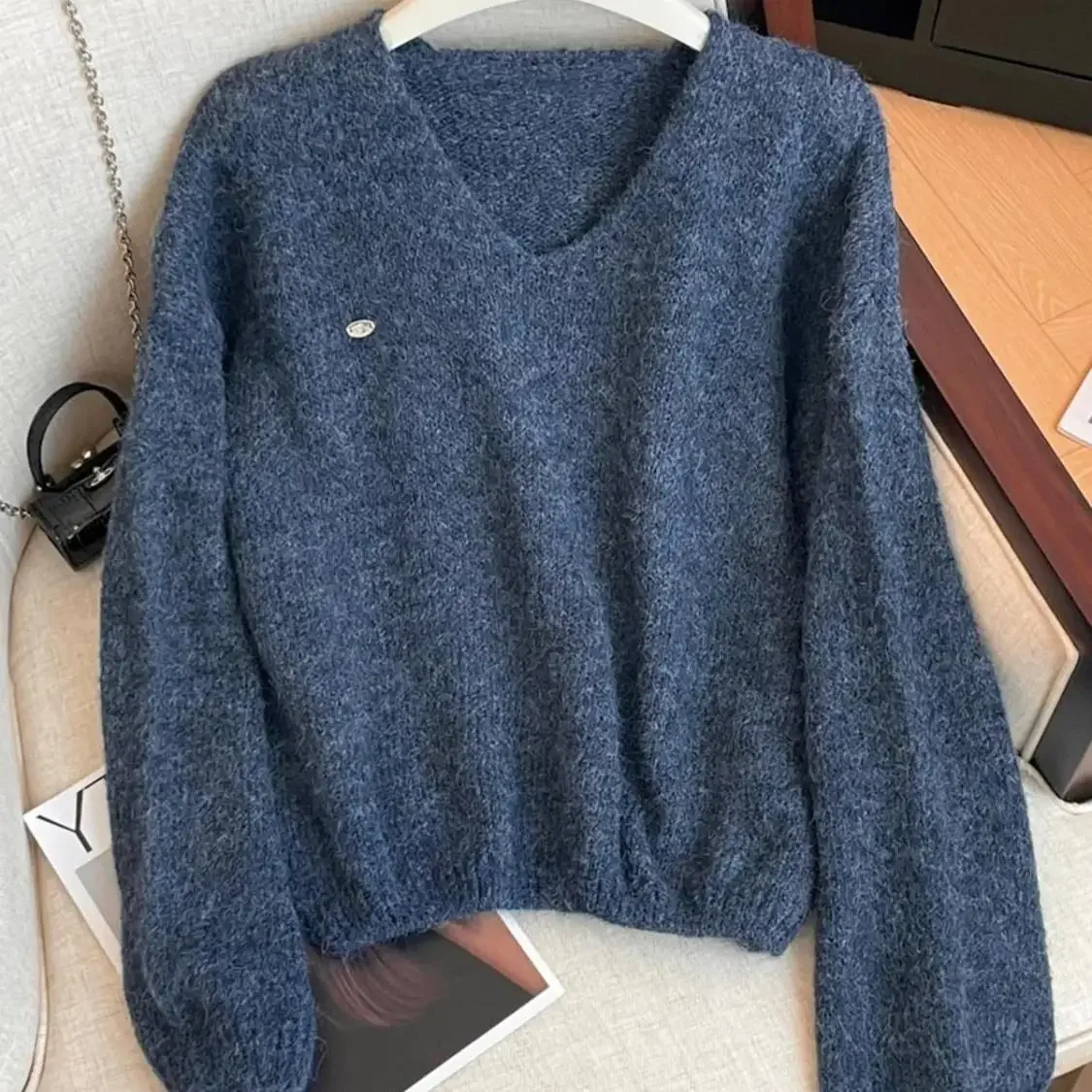 2024 New Women's Cerulean Blue Green V-Neck Long Sleeve Knit Base Layer Top American Style Idle Fashion Autumn Knitwear