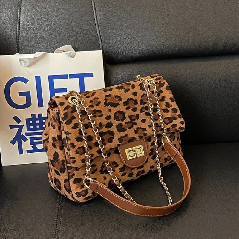 

Vintage Inspired Kiss Lock Shoulder Bag Women Designer Leather Bag Retro Classic With Flap Over Front