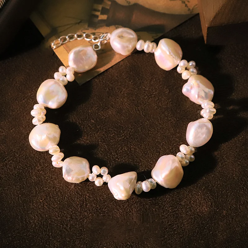 

Браслет из натурального жемчуга для женщин, роскошный универсальный браслет, элегантные украшения для рук из бисера, стильный аксессуар на запястье для повседневного ношения