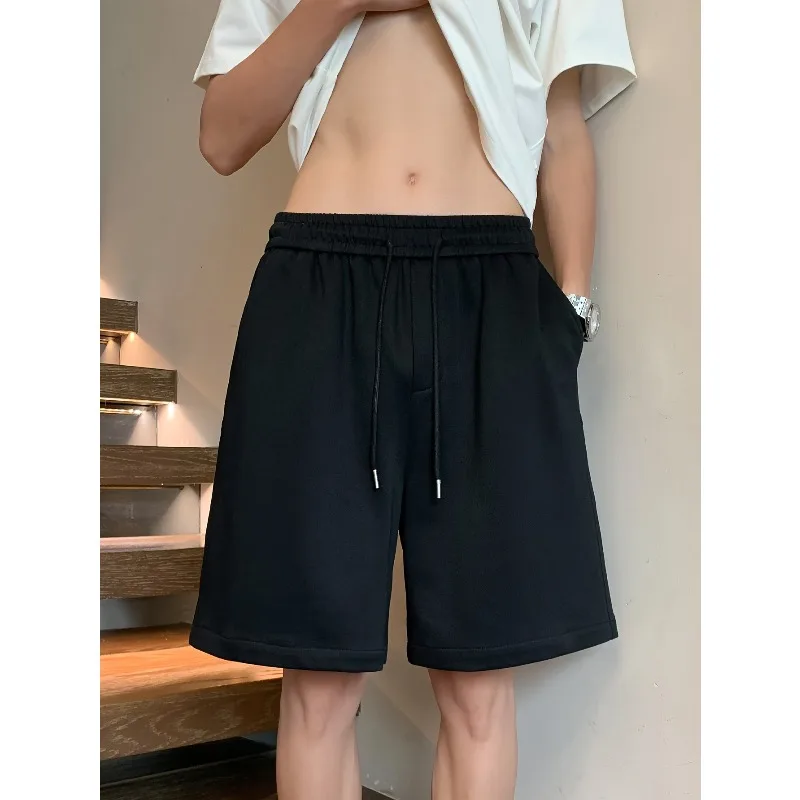 Men's fashionable and casual patch shorts with elastic drawstring waistband, loose and elastic fabric, cotton blend material