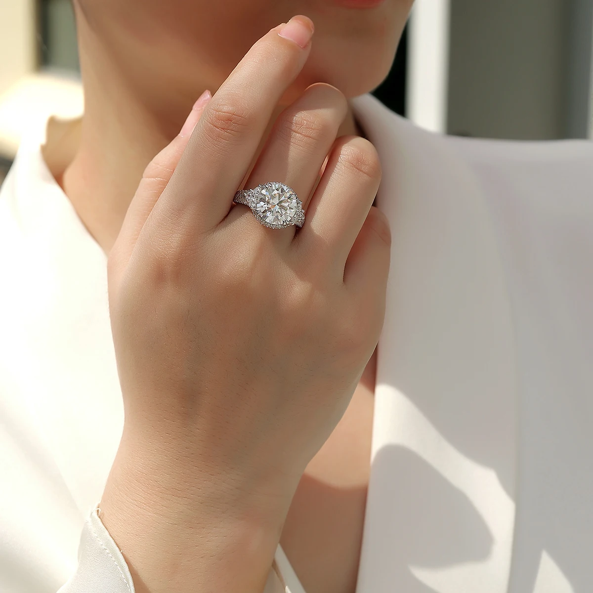 خاتم خطوبة مويسانيتي من الفضة الإسترليني مكون من 5 قيراط - سوليتير دائري رائع مع شريط تمهيد، قطعة بيان أنيقة #2