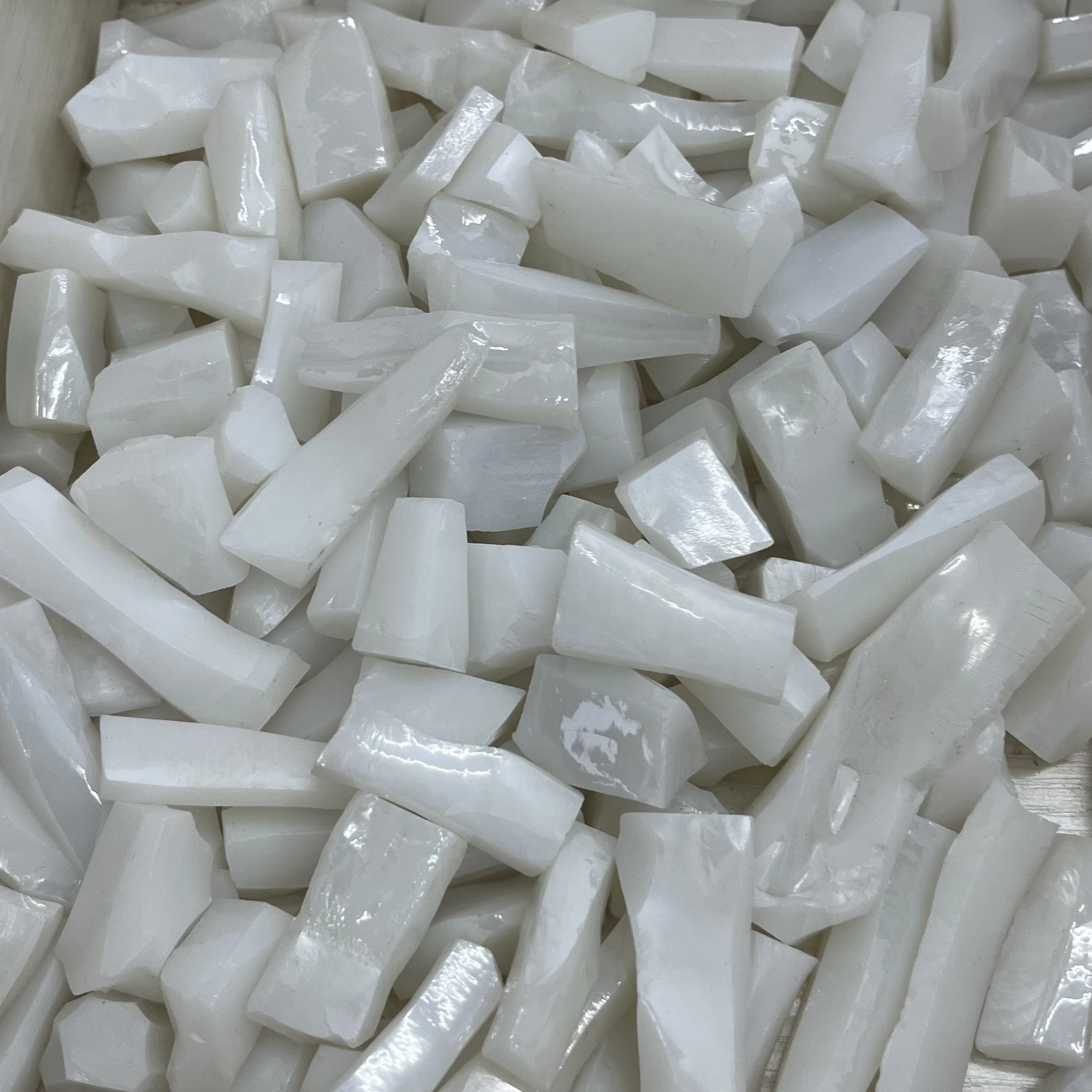 0.5Kg/Lot Milk White Zircon Stone Raw Cubic Zirconia Gemstone Applicable to Gemstone Cutting