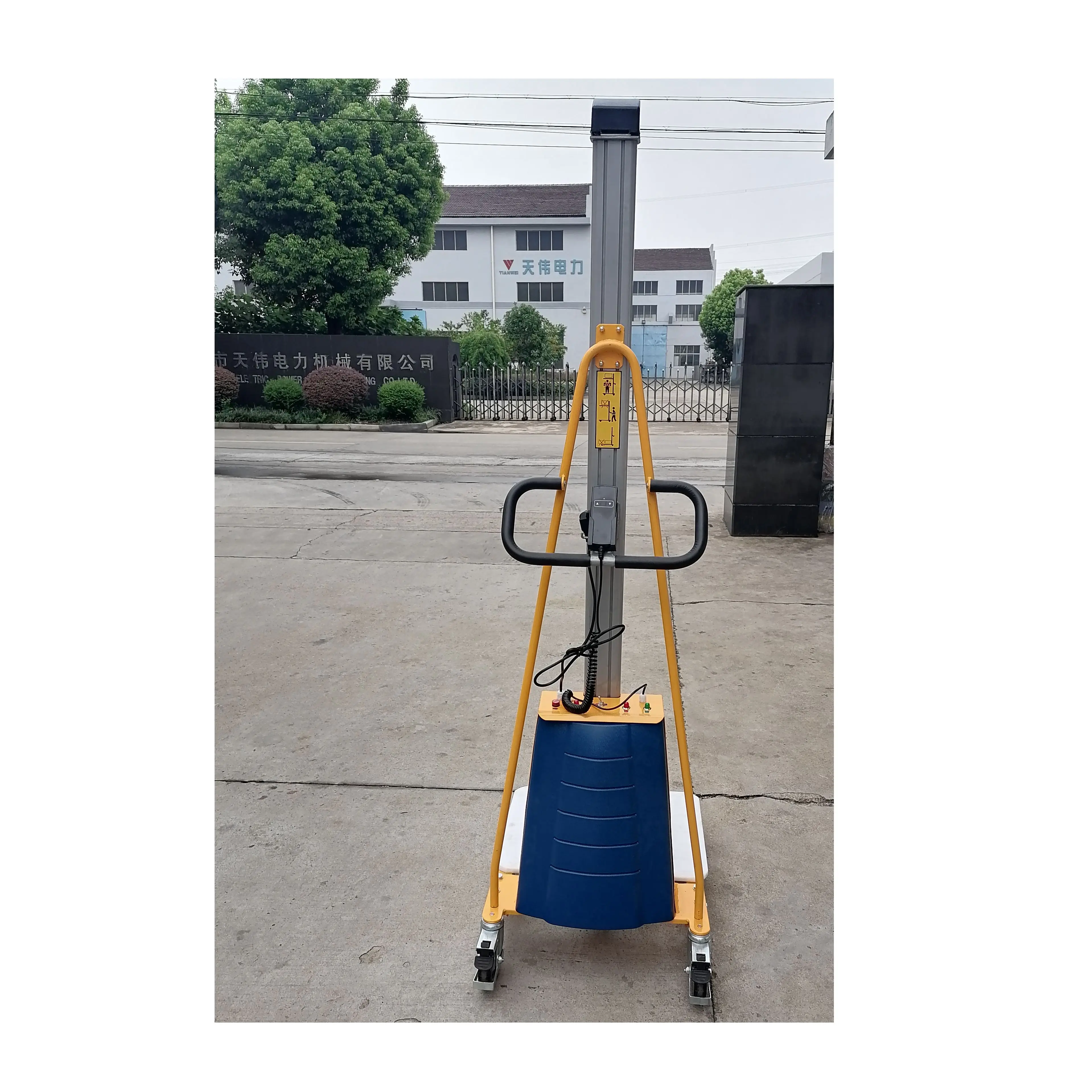 

100kg Mini Lift Trolley Low Profit Battery Electric Work Positioner Pallet Stacker