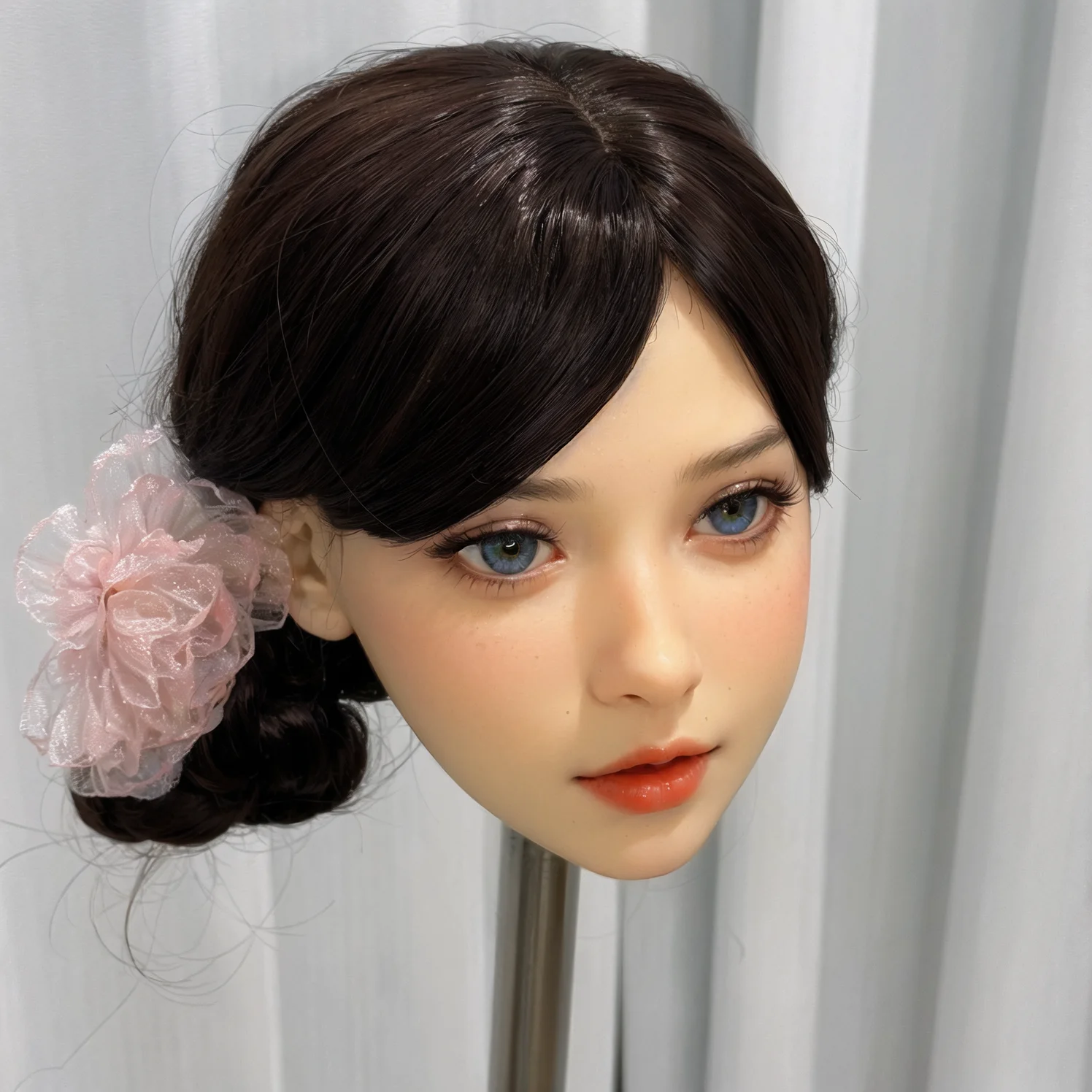 

1:1 adult-scale TPE doll with a single head, made of TPE material, artistic cosmetics, male adult toys, simulating a female head