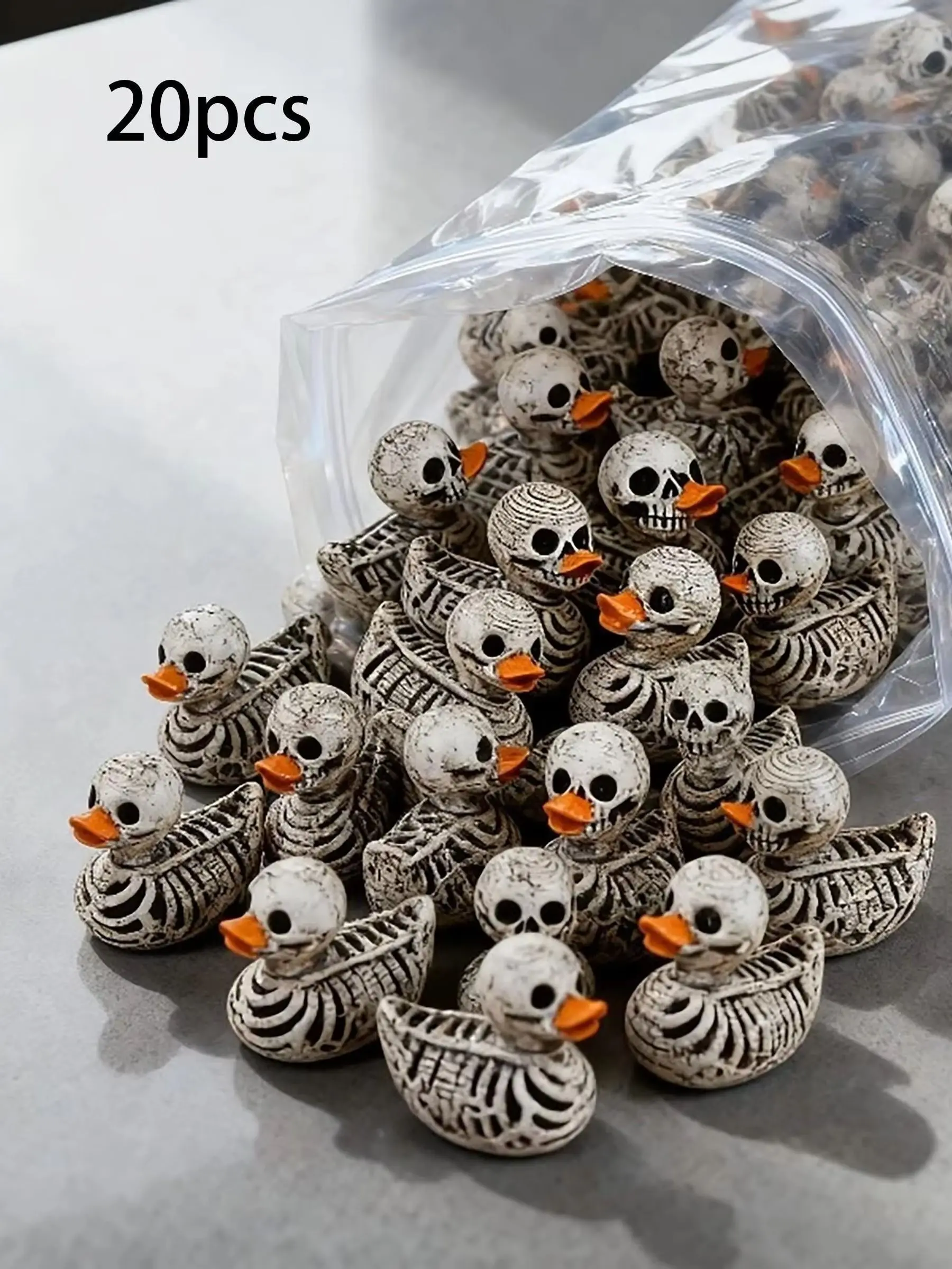 20er-Pack 0,6 Zoll große Gothic-Enten mit Totenkopf-Design – Harzfiguren für Halloween, Gothic-Heim, Büro, Party – Kompakte Schreibtischdekoration