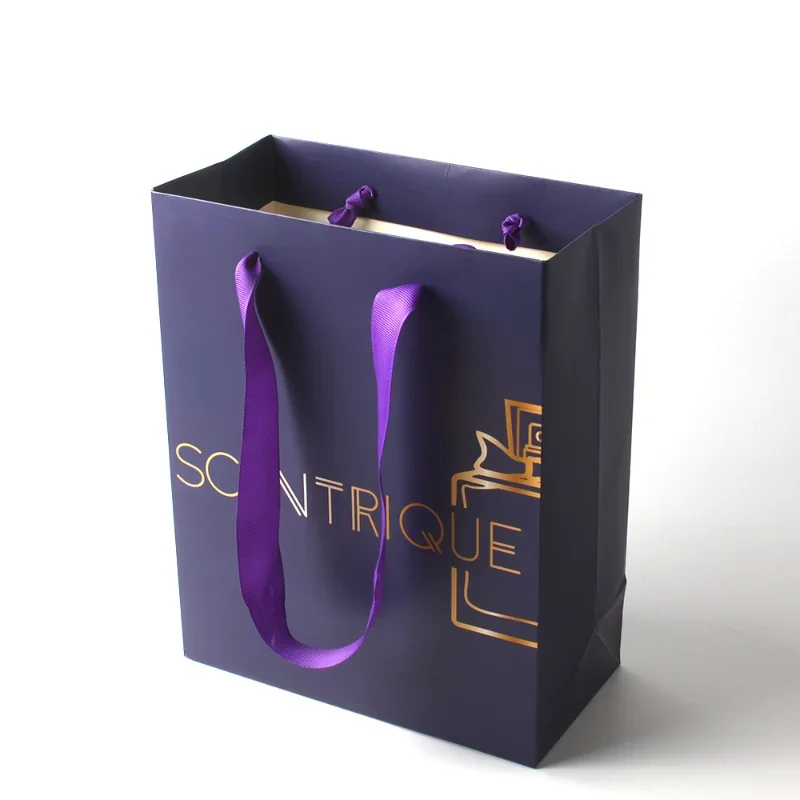 Sac en papier personnalisé pour les affaires de bijoux, noir mat avec tache UV