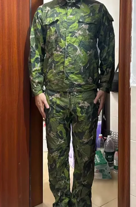 Uniforme táctico camuflaje militar con chaqueta y pantalones - imagen 4