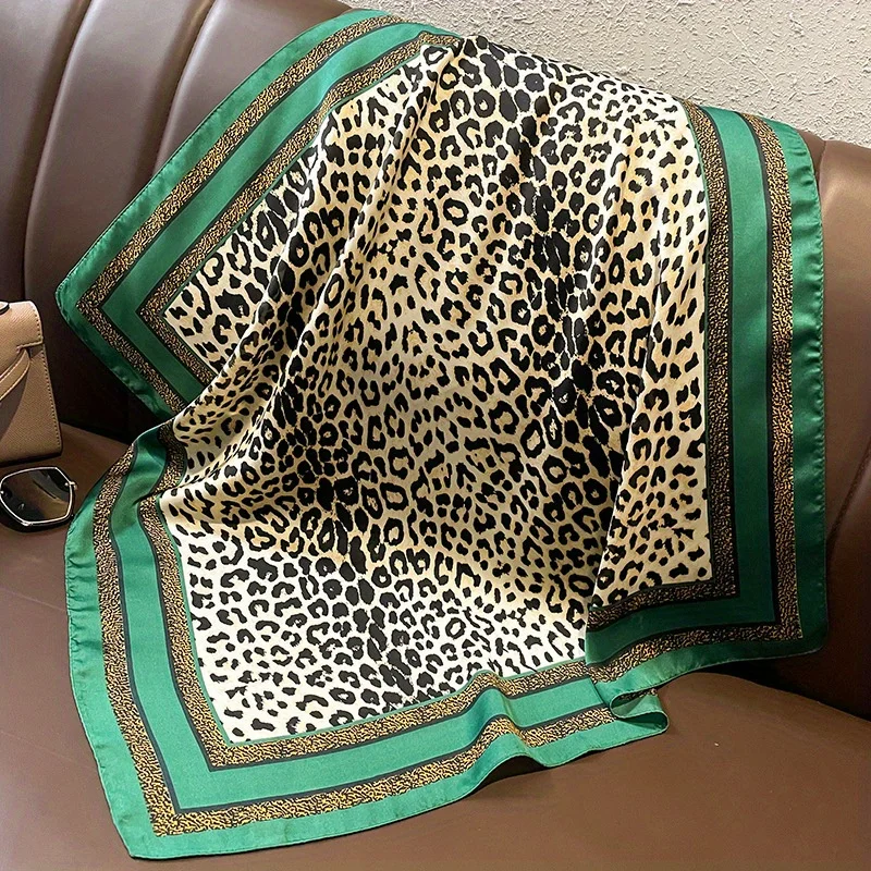 Modischer 70 * 70 cm Schal mit Leopardenmuster für Damen, Frühling/Sommer, weiche Satinränder, quadratisches Bandana, Sonnenschutzschals – Detail 9