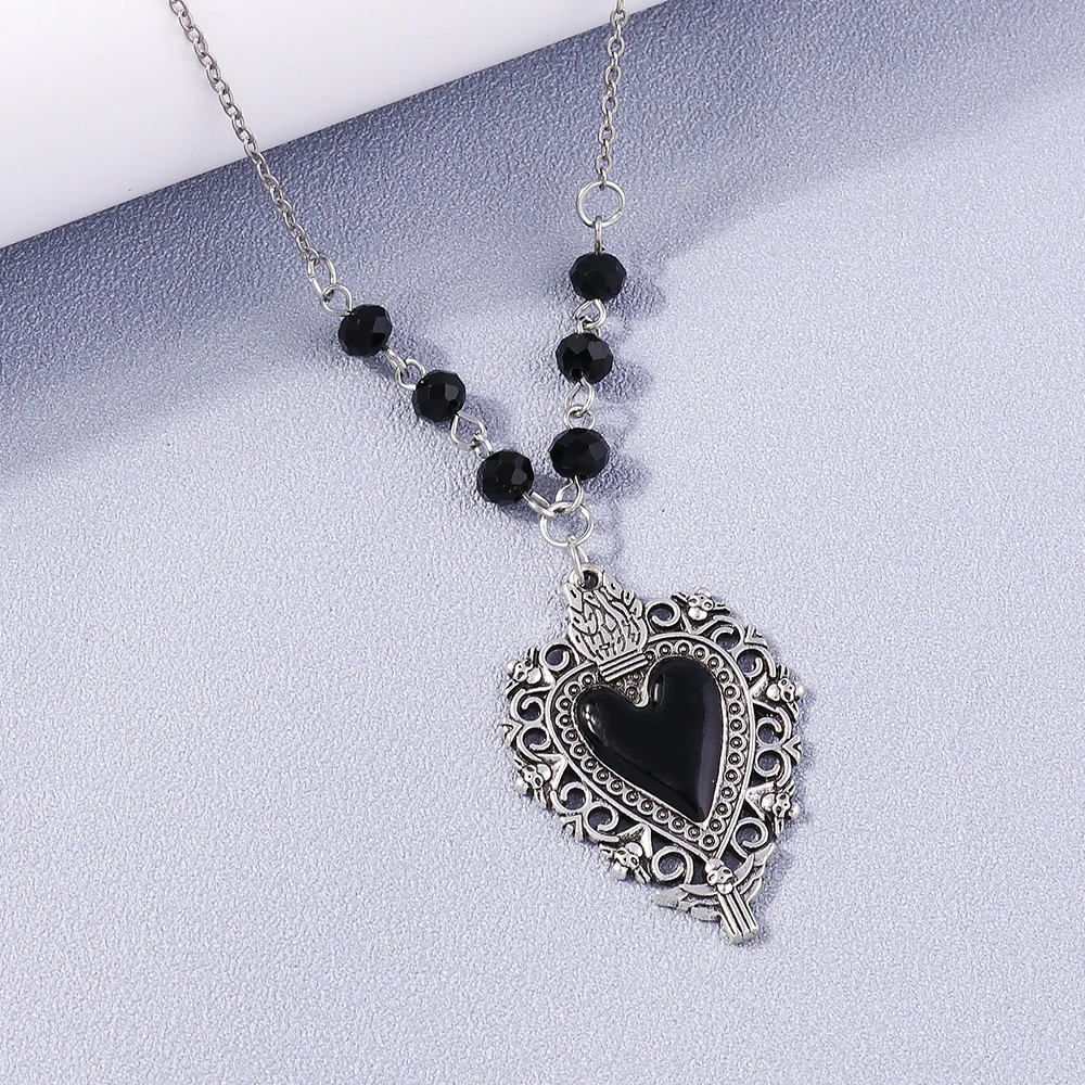 Aihua Vintage Witch Vampire Heart Necklace Gothic Cross Talisman Pendant Necklaces Steampunk Royal Party Statement Jewelry Gifts