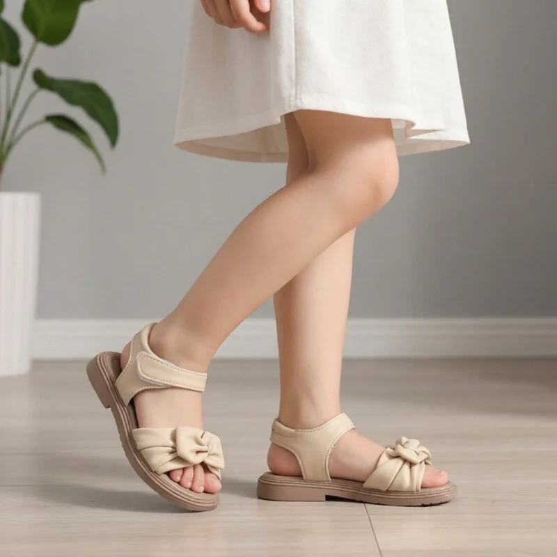 

Новые модные летние детские сандалии для девочек, детская нескользящая пляжная обувь на мягкой подошве, размеры 22-31