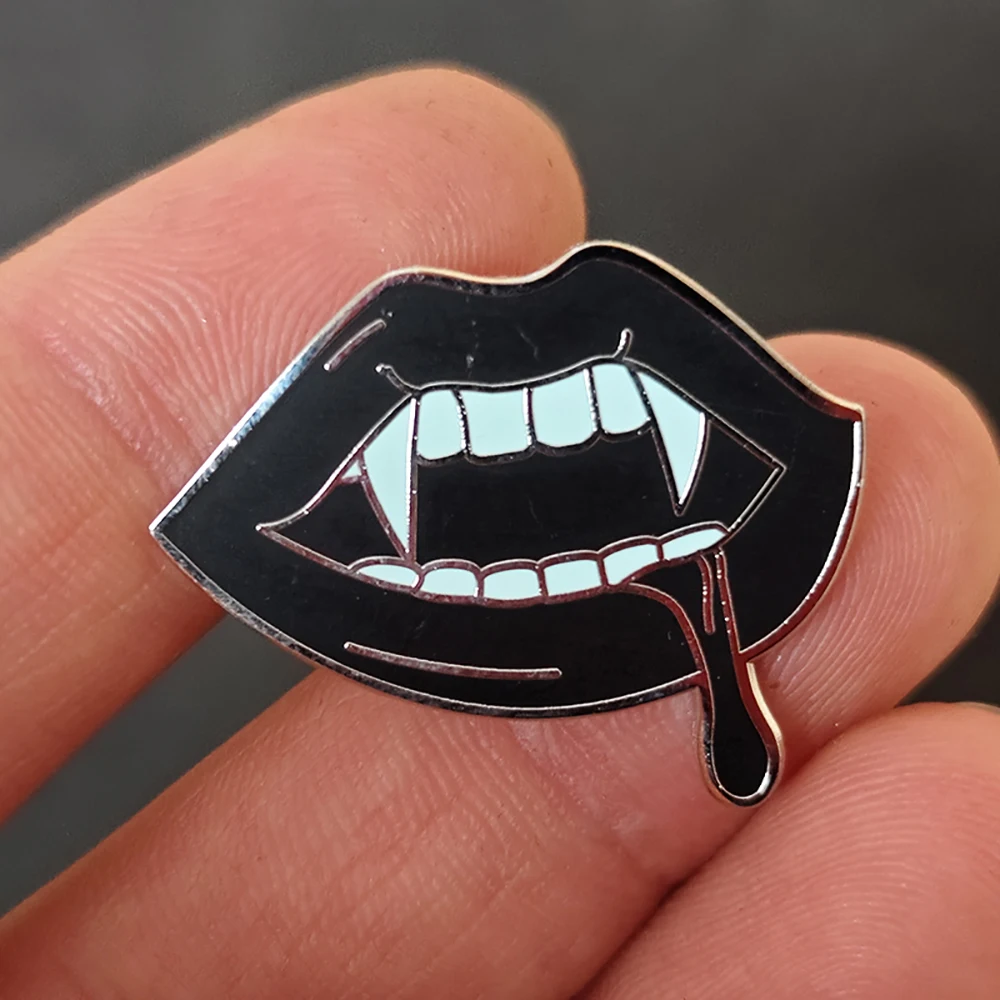Anime-related clothing and accessories, black horror lips, enamel brooches, clothes, schoolbags, backpacks, jackets, decorations