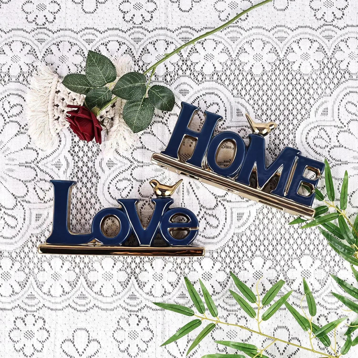 Decorazione del segno d'amore, estetica della decorazione della stanza blu e oro, mensola dello zaino in maglia, decorazioni per uccelli d'oro, libreria Boho, statua astratta in oro