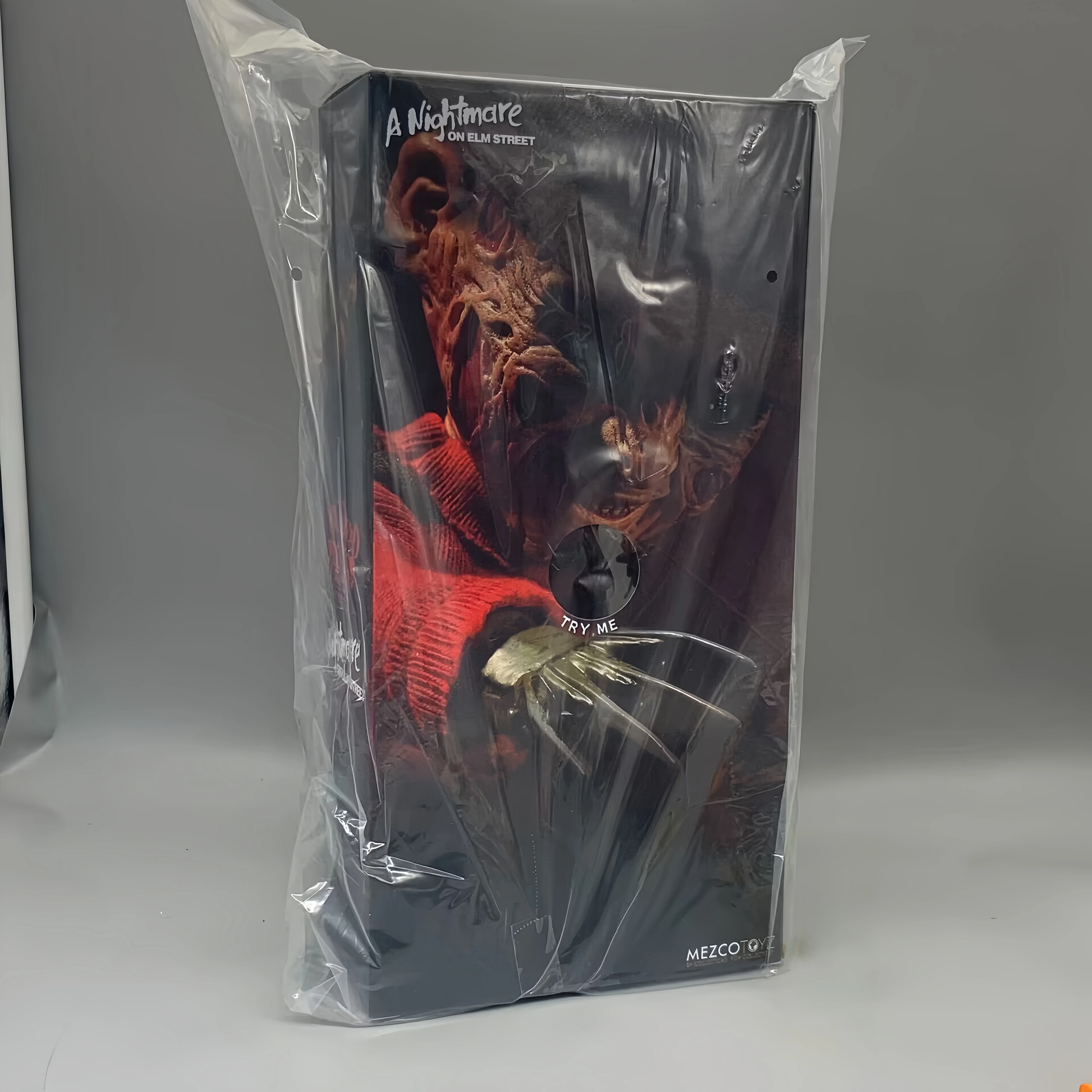 ของแท้ vMezco Nightmare On Elm Street - 10 "Talking Freddy Krueger Posable Action Figure