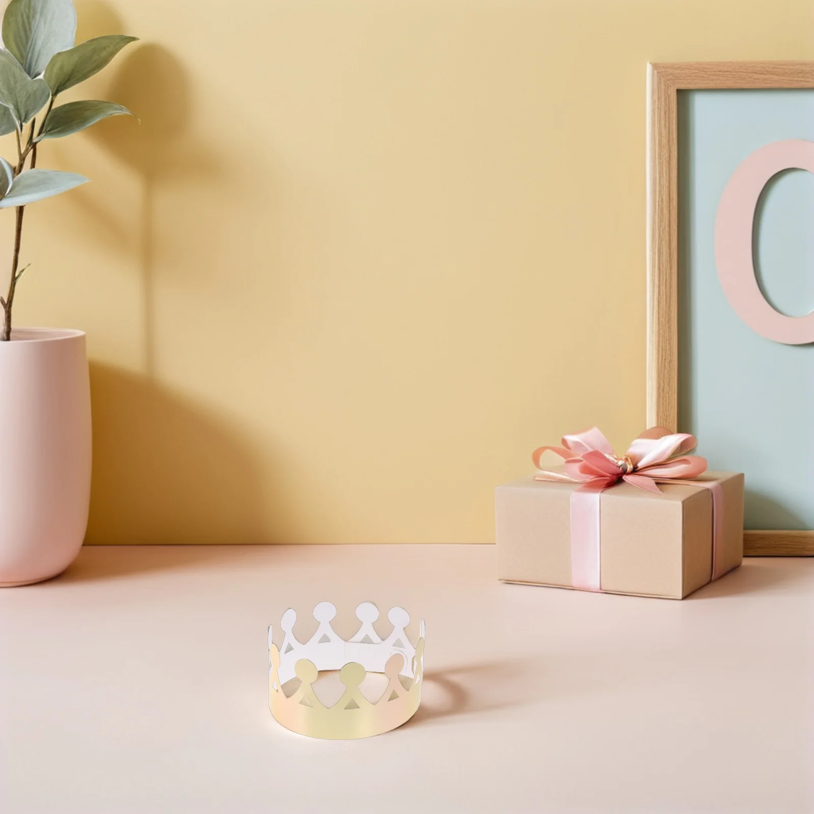 

24Pcs Fun Birthday Crown Paper Hat Golden Party Hat for Kids Adults Celebration Event Photo Props Supply Party Crowns