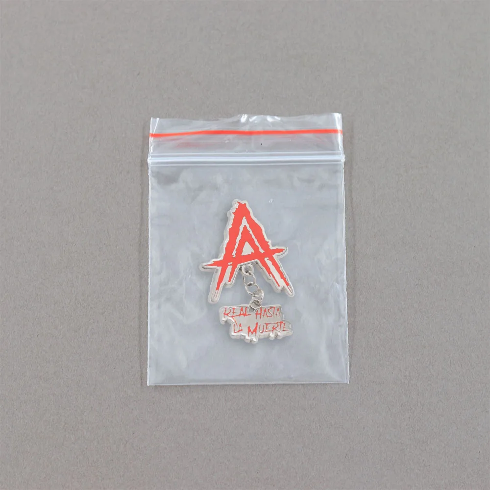 Real Hasta La Muerte Musikalbum-Brosche, Modischer Street-Style Anstecker für Kleidung, Taschen und Accessoires, Geschenk für Musikliebhaber – Detail 12